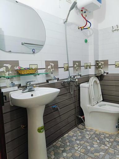 Bathroom 5, Nha Nghi Viet Hung, Ba Bể