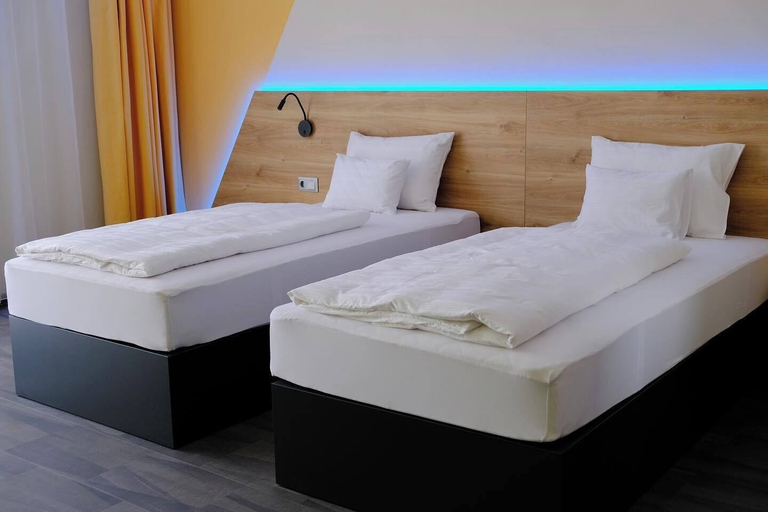 Bedroom 3, Kiraly Park Hotel, Szombathely