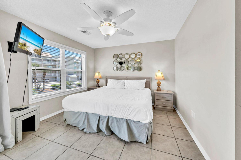 Bedroom 3, Beachside Villas 823, Walton