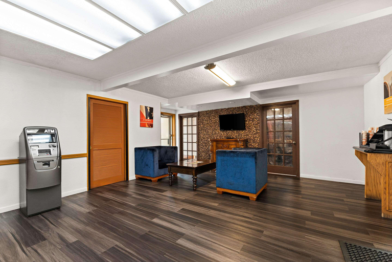 Public Area 2, Rodeway Inn, Camden