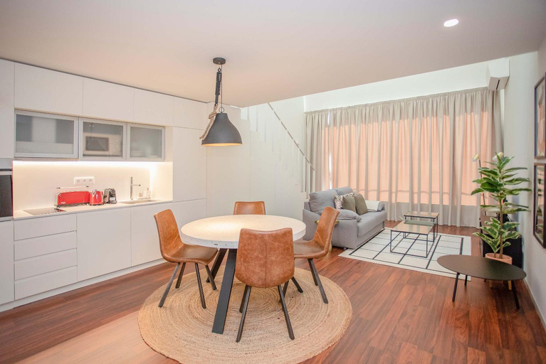 4, Liiiving in Porto - Luxury Gallery Apartment II, Porto
