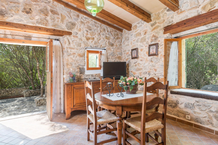 Others 3, CASA DE PIEDRA, Baleares