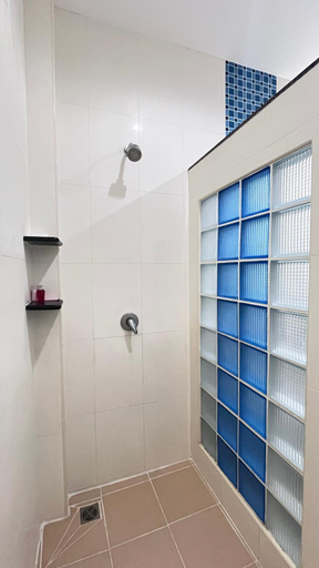 Bathroom 2, Phatcharee Resort, Ko Phangan