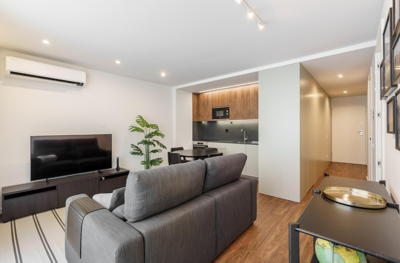 Facilities 2, 196 Andrade Corvo Apartment by Minho's Guest, Braga