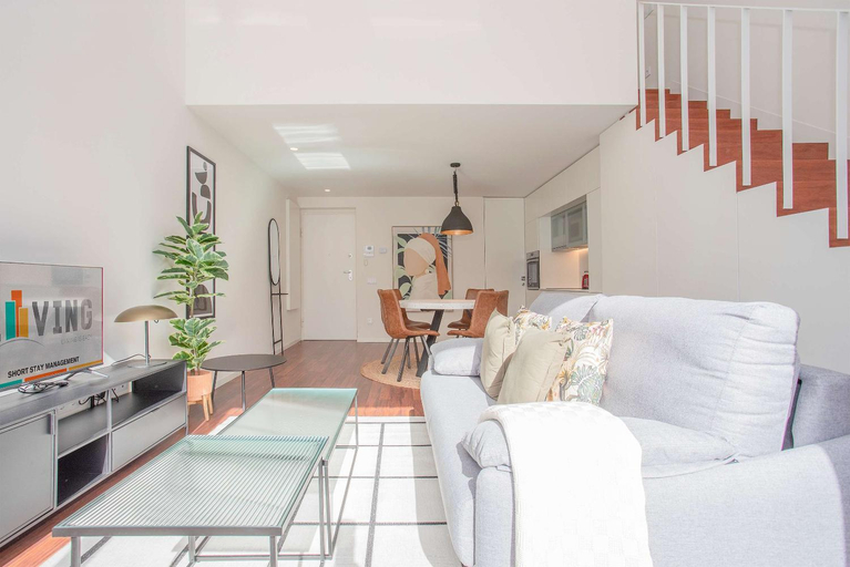 3, Liiiving in Porto - Luxury Gallery Apartment II, Porto