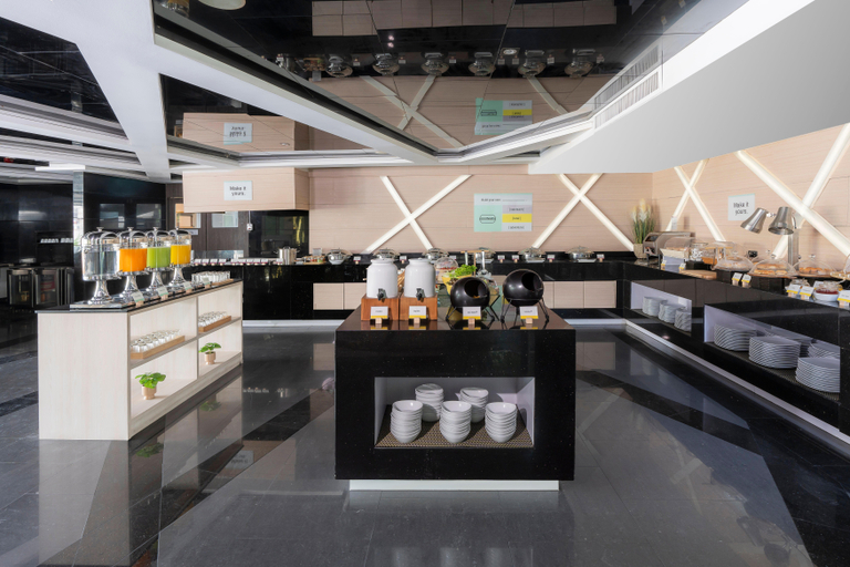 Food & Drinks 4, Garner Hotel Pattaya Central, Pattaya