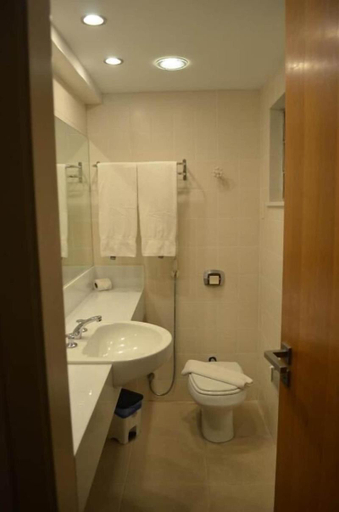 Bathroom 3, Niteroi Palace Hotel, Niterói