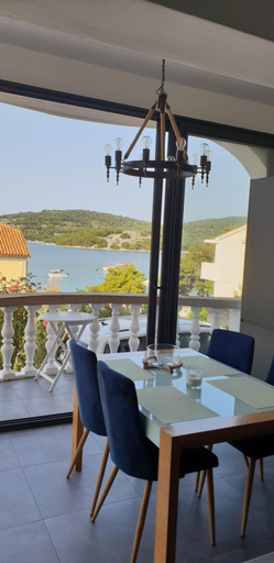 Food & Drinks, Apartments Perina, Tisno