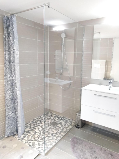 Bathroom 3, Les Jardins du Nideck, Bas-Rhin