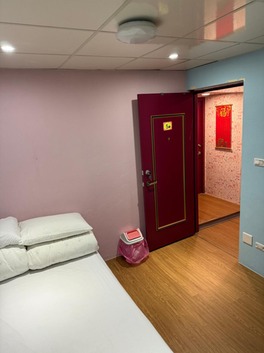 Bedroom 2, EZ Stay Hotel, Taipei City