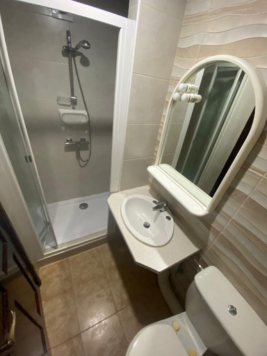 Bathroom 3, A la maison B&B
