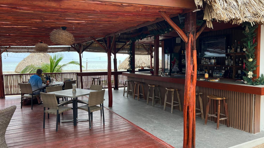 Food & Drinks 4, Mata Rocks Resort