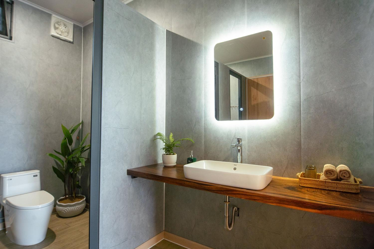 Bathroom 4, Blue Diamond Retreat, Bố Trạch