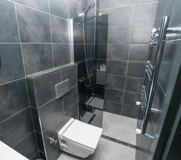 Bathroom 3, And Center Suite, Pendik