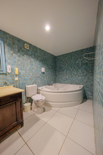 Bathroom 4, Hotel Atrium, Bodrum