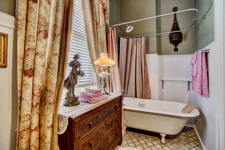 Bathroom 4, McMillan Inn, Chatham