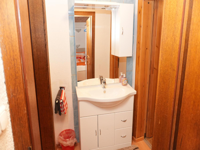 Bathroom 4, Apartment in Hippach near Ski Slopes, Schwaz