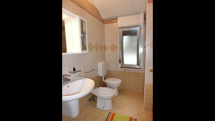 Bathroom 3, Cozy Apartment With Swimming Pool Access, Venezia