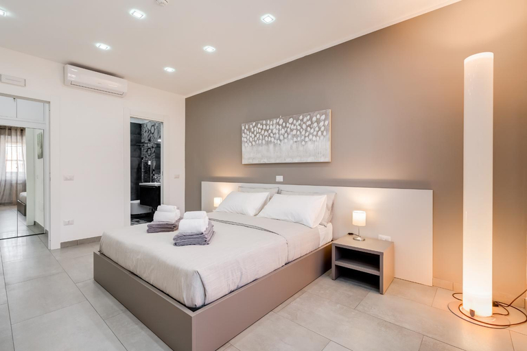 Bedroom 2, San Pietro Vatican Apartments, Rome
