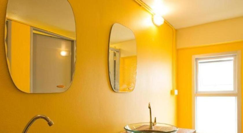 Bathroom 4, Oldie and Sleepy Hostel, Muang Udon Thani