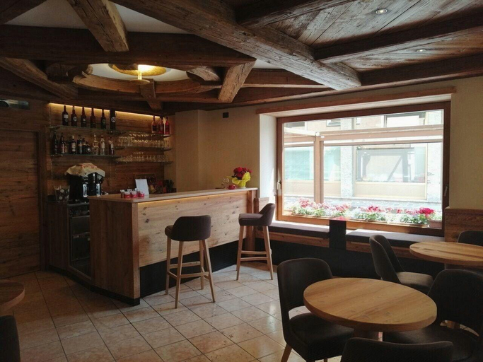 Food & Drinks 5, Central Heritage Adults Only, Trento