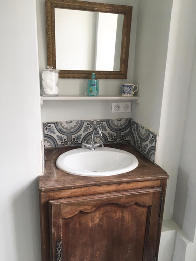 Bathroom 5, Chateau des Fouilloux, Charente