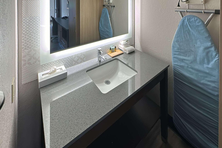Bathroom 4, Country Inn & Suites By Radisson, Monterey Beach, Monterey