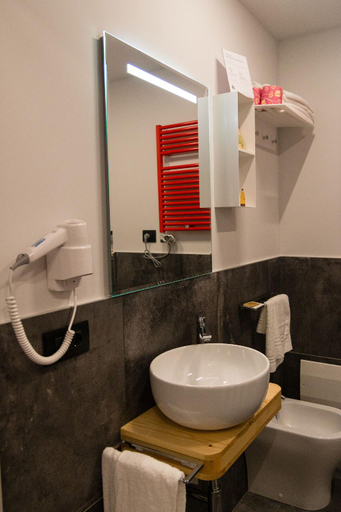 Bathroom 3, B&B Le Nazioni, Ferrara