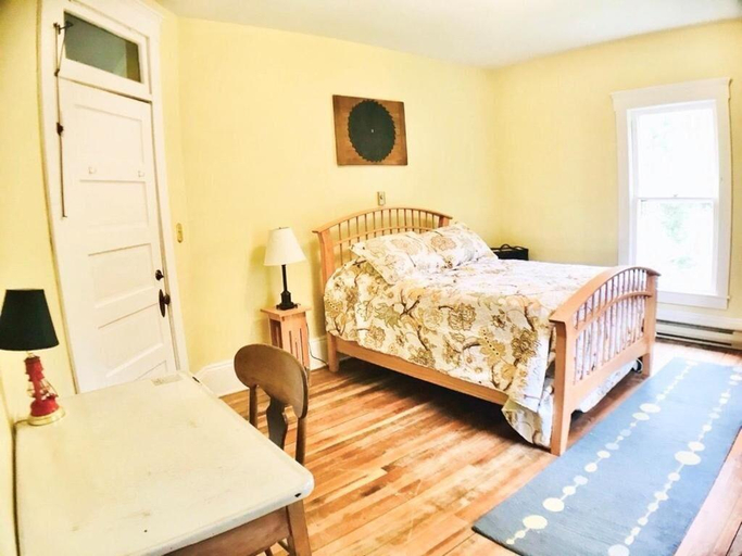 Bedroom 2, Laurel River Club Bed & Breakfast or LRCBNB, Tucker