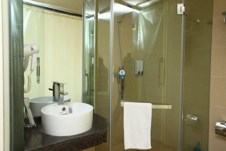 Bathroom 3, 7 Days Inn Yancheng Xiangshui Jinhai Road, Yancheng