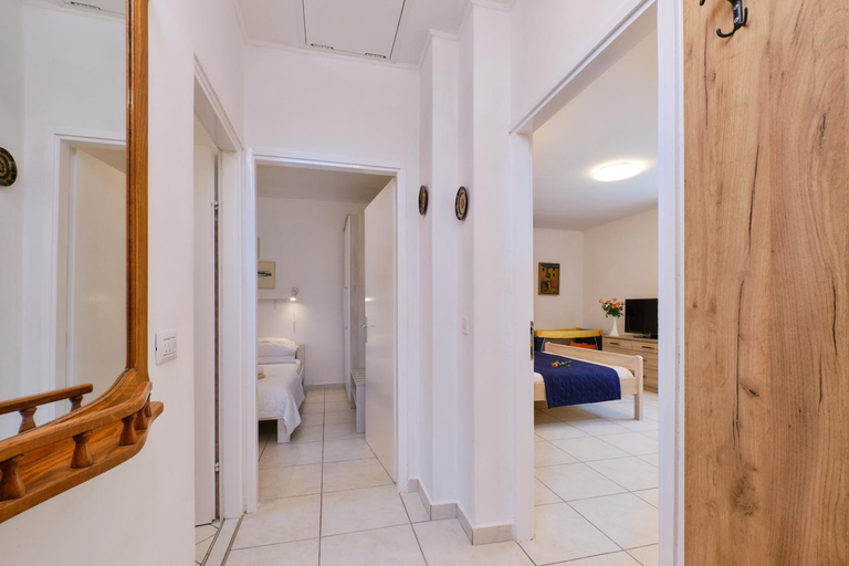 Bedroom 2, Apartments Antares, Mali Lošinj