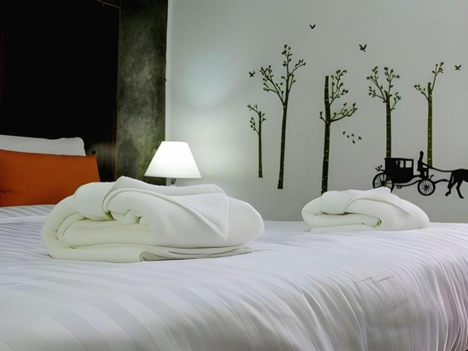 Bedroom 2, Ladawan Boutique Hotel, Bang Saphan