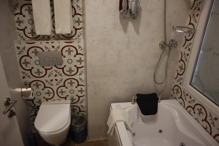 Bathroom 3, Galata Istanbul Hotel, Beyoğlu