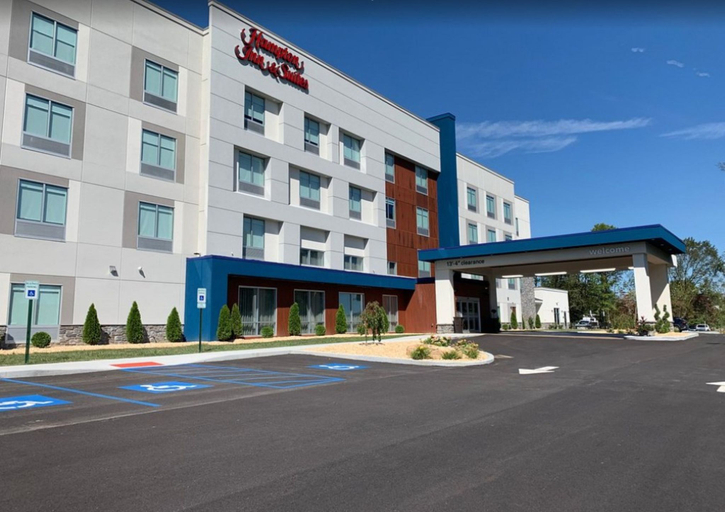 Exterior & Views 2, Hampton Inn & Suites Pittsburgh New Stanton, Westmoreland