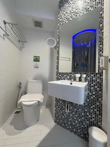 Bathroom 4, Stardust Boutique Hotel, Hua Hin
