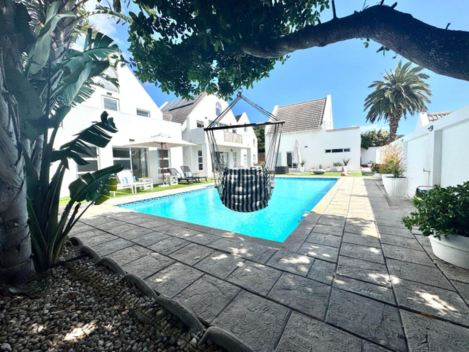 Sport & Beauty 2, Adrift Guesthouse St Francis Bay, Cacadu
