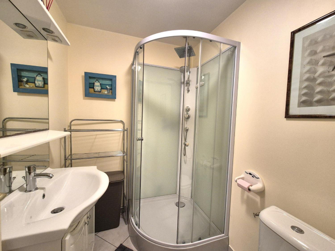 Bathroom 2, Charming Home near Mont St. Michel Bay, Ille-et-Vilaine