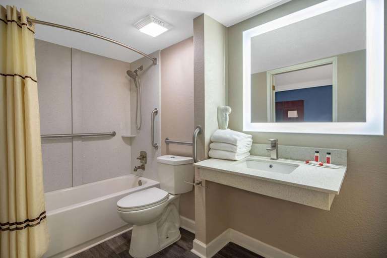 Bathroom 3, Budget Inn & Suite Atlanta Marietta Stadium, Cobb