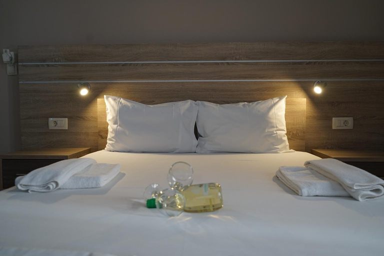 Bedroom 2, ROMANTZA apartments, Crete