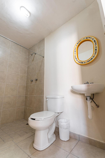 Bathroom, Hotel Mesón de Carolina, Querétaro