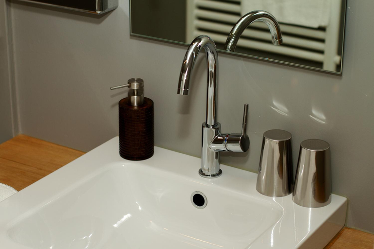 Bathroom 3, Strandhotel Margaretha, Gmunden