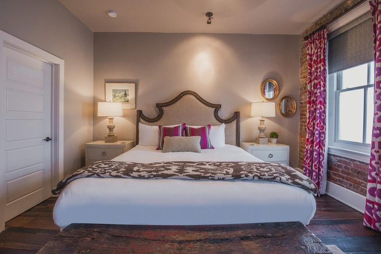 Bedroom 1, The Windsor - Asheville, Buncombe
