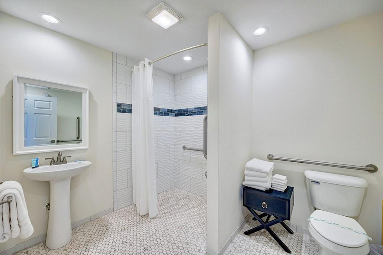 Bathroom 4, 302 Queen Suite, 3rd Floor Low Tide, Pender