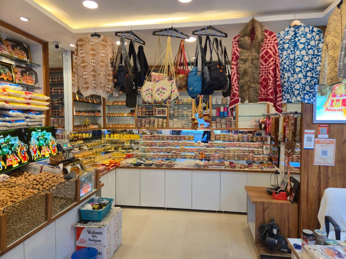 Food & Drinks 5, Hotel Maha Luxmi Palace katra, Reasi