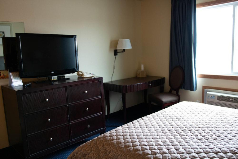 Bedroom 4, East Grand Inn, Polk