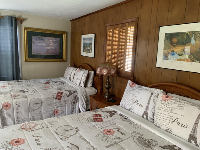 Bedroom 2, Phillips Historic Motel & Cottages, Graham