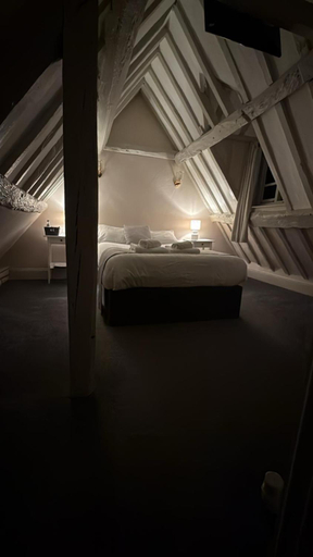 Bedroom 2, The Red lion, Gloucestershire