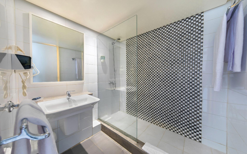 Bathroom 5, Hotel Marhaba Beach, Sousse Médina
