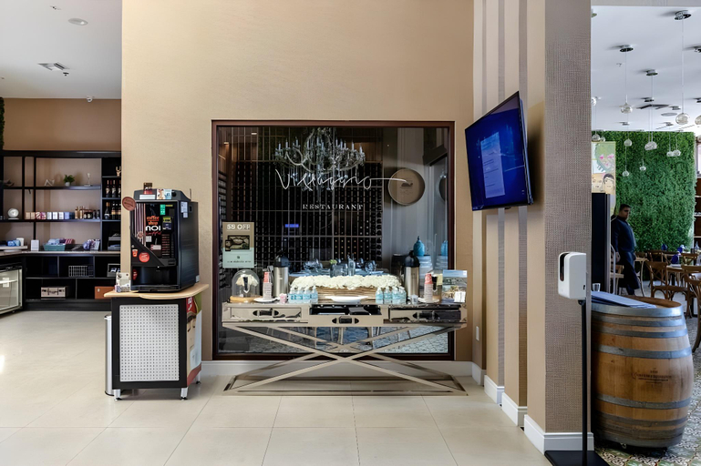 Food & Drinks 4, Bedroom 4.5 Bathroom Magic Village 3239 BA, Osceola