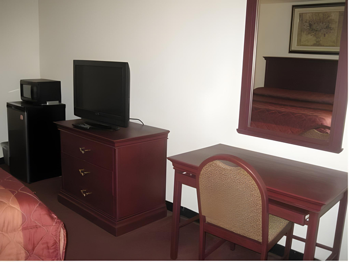 Bedroom 3, Executive Inn Brookshire, Waller